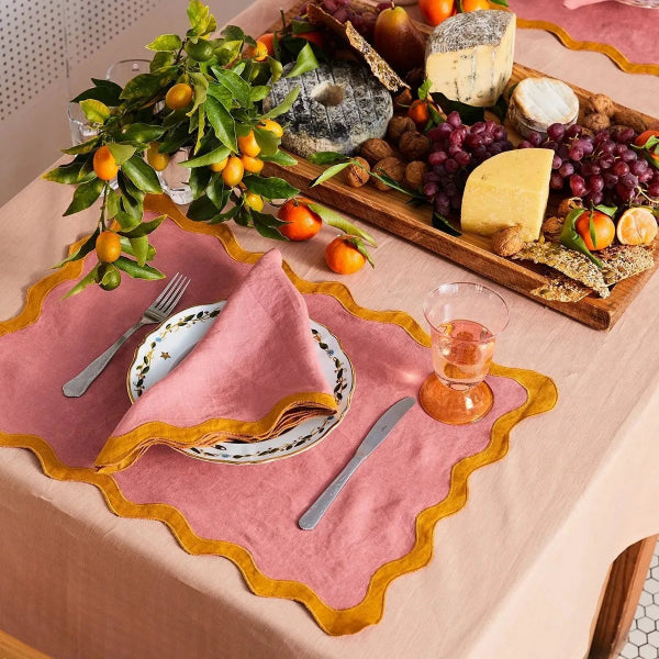 Scalloped Placemat (Set of 6 - Assorted Colours)