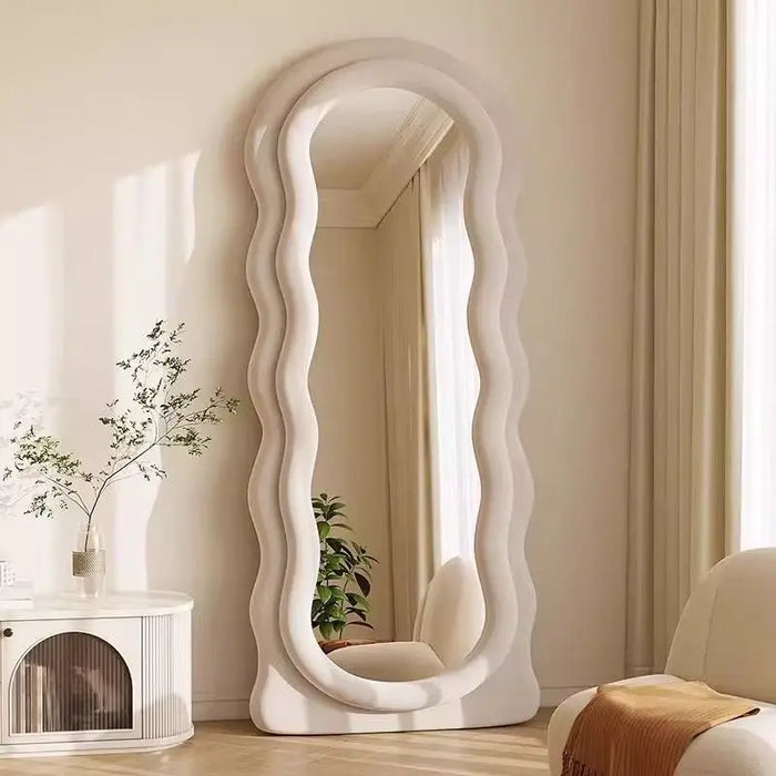 Wavy Mirror