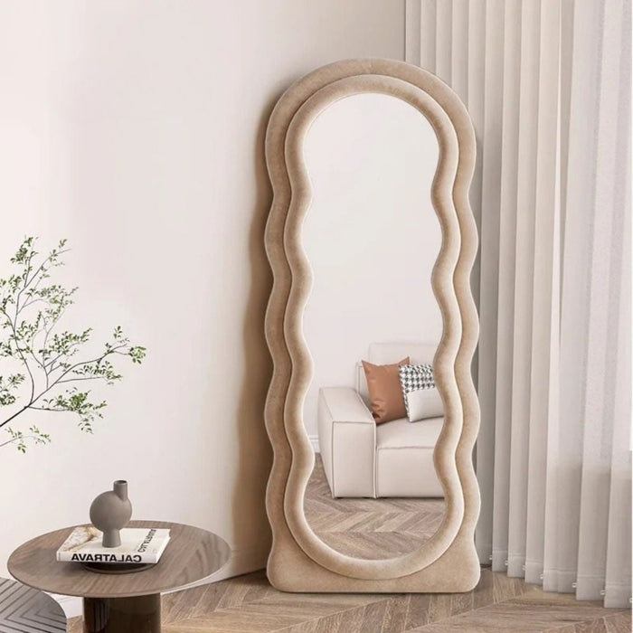 Wavy Mirror