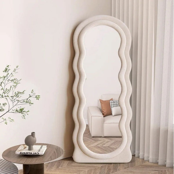 Wavy Mirror